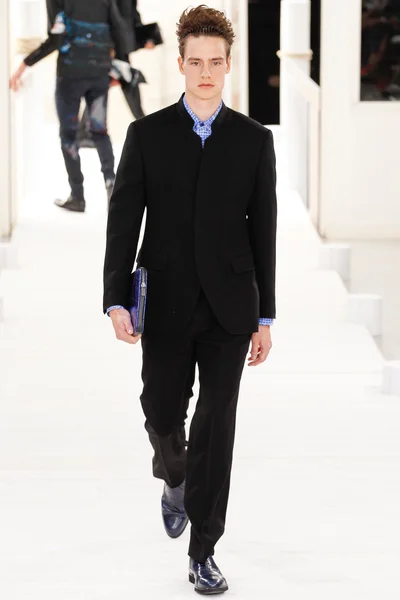 Look 37
